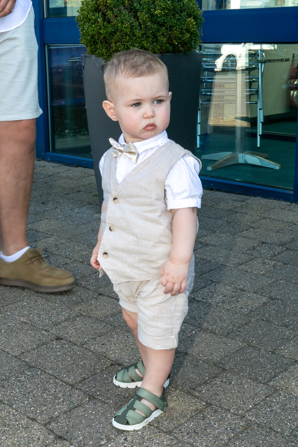 Mr%20%26%20Mrs%20Sharp%2010 08 23%20 53